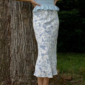 NWT - Silky Floral Toile Printed Midi Skirt